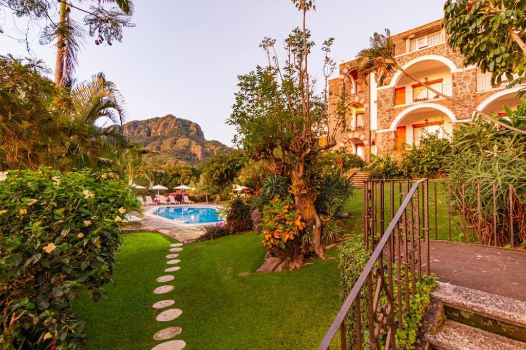 Posada Del Tepozteco - Hotel & Gallery Tepoztlan Exterior photo